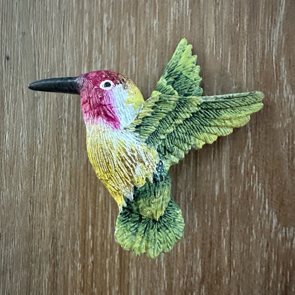 Hummingbird Textured Resin Brooch